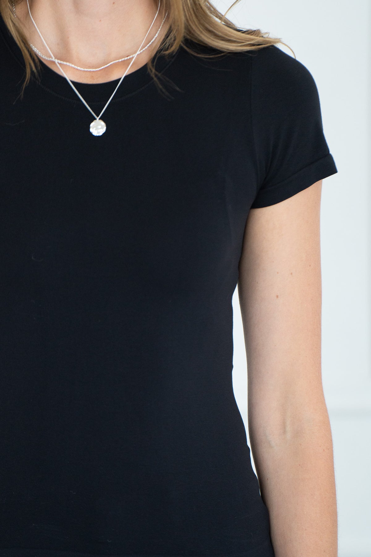 THE GETAWAY FITTED TEE-BK