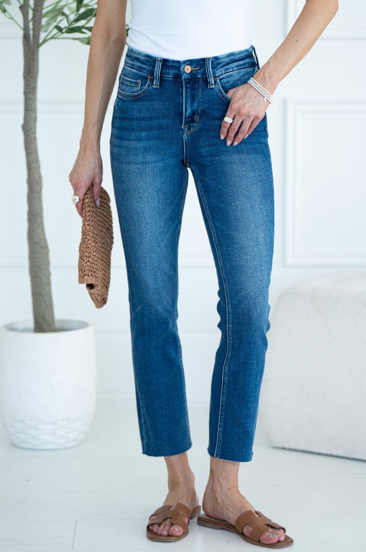JEANNE SLIM STRAIGHT LEG JEANS-BL