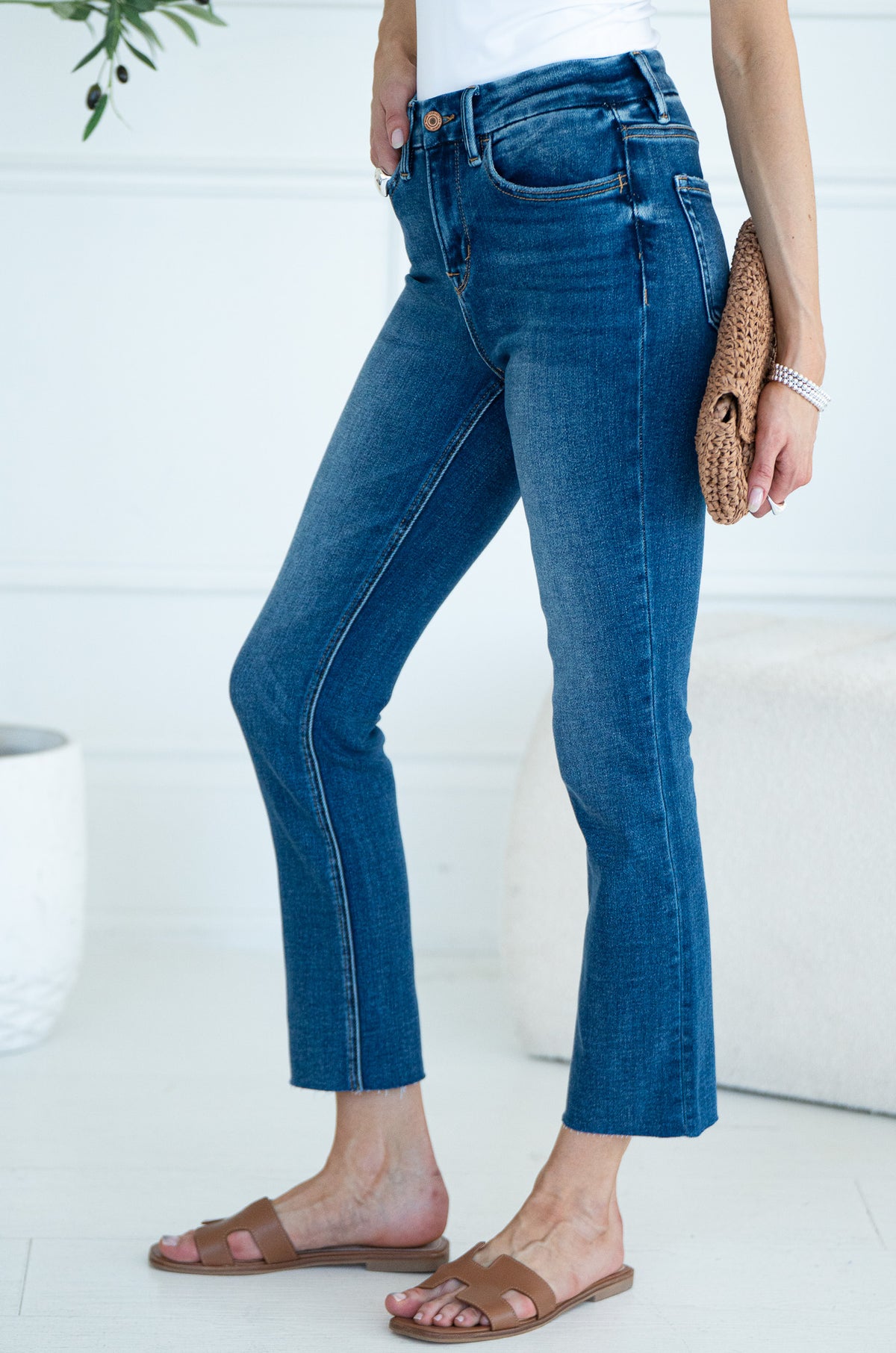 JEANNE SLIM STRAIGHT LEG JEANS-BL