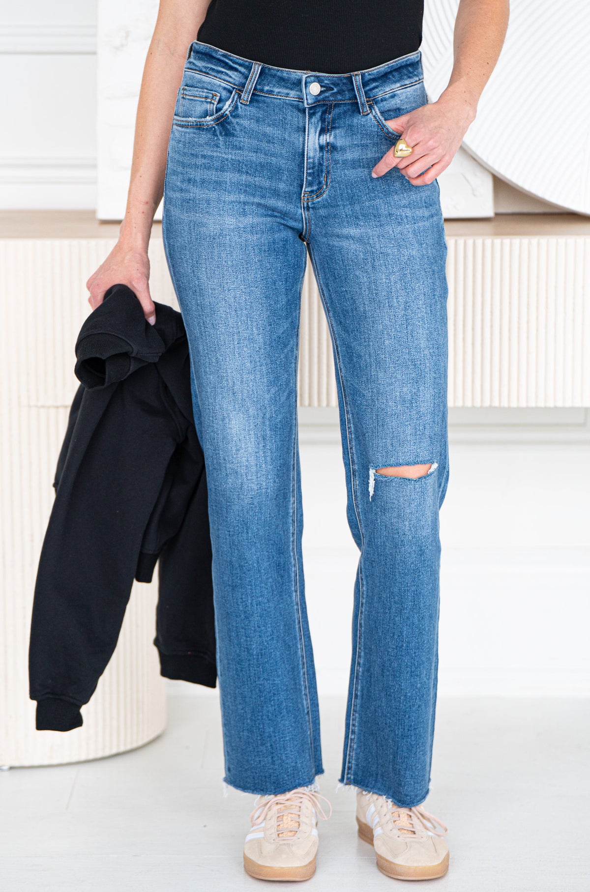 VICTORIA STRAIGHT LEG JEANS-DB