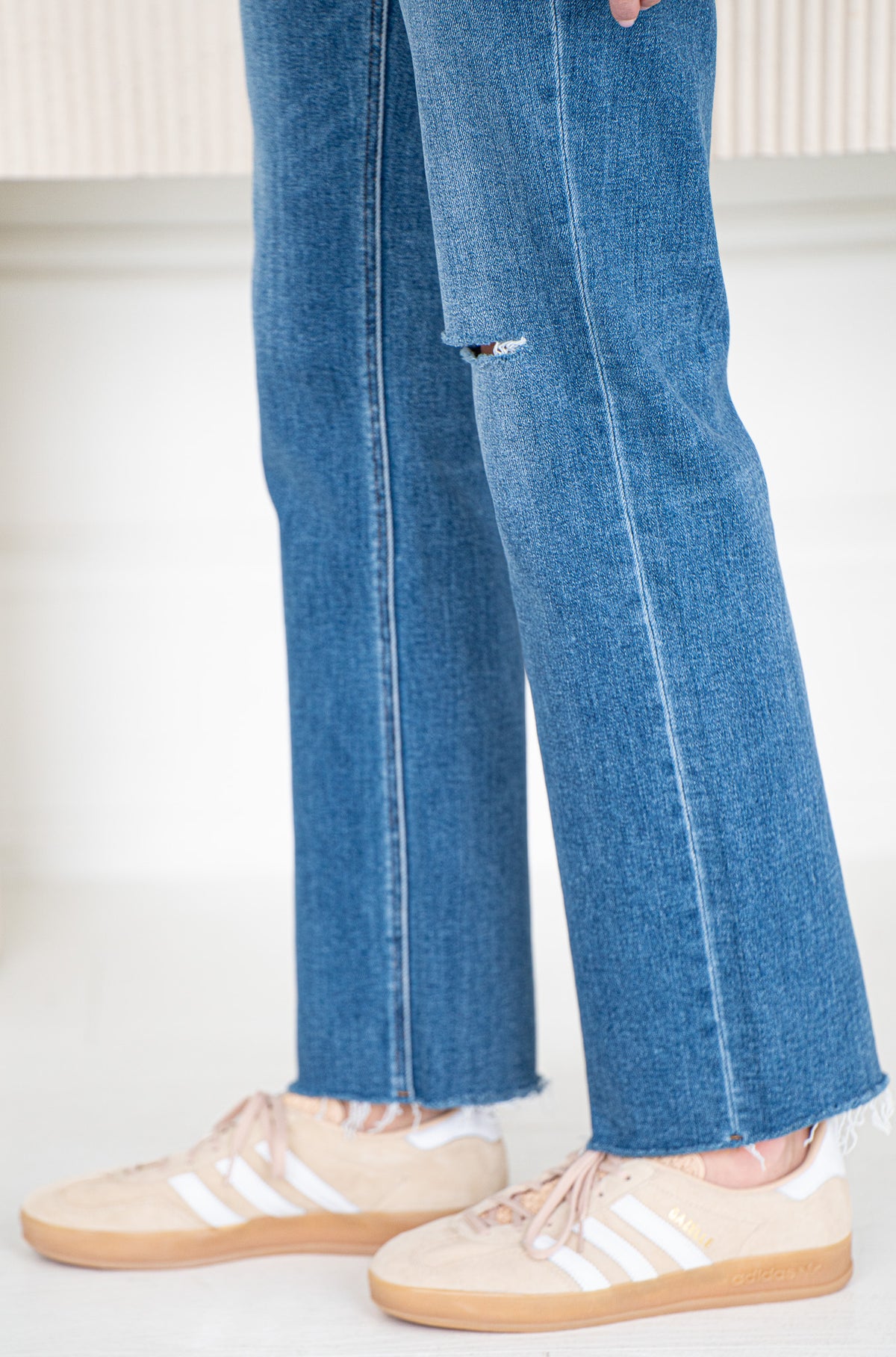 VICTORIA STRAIGHT LEG JEANS-DB