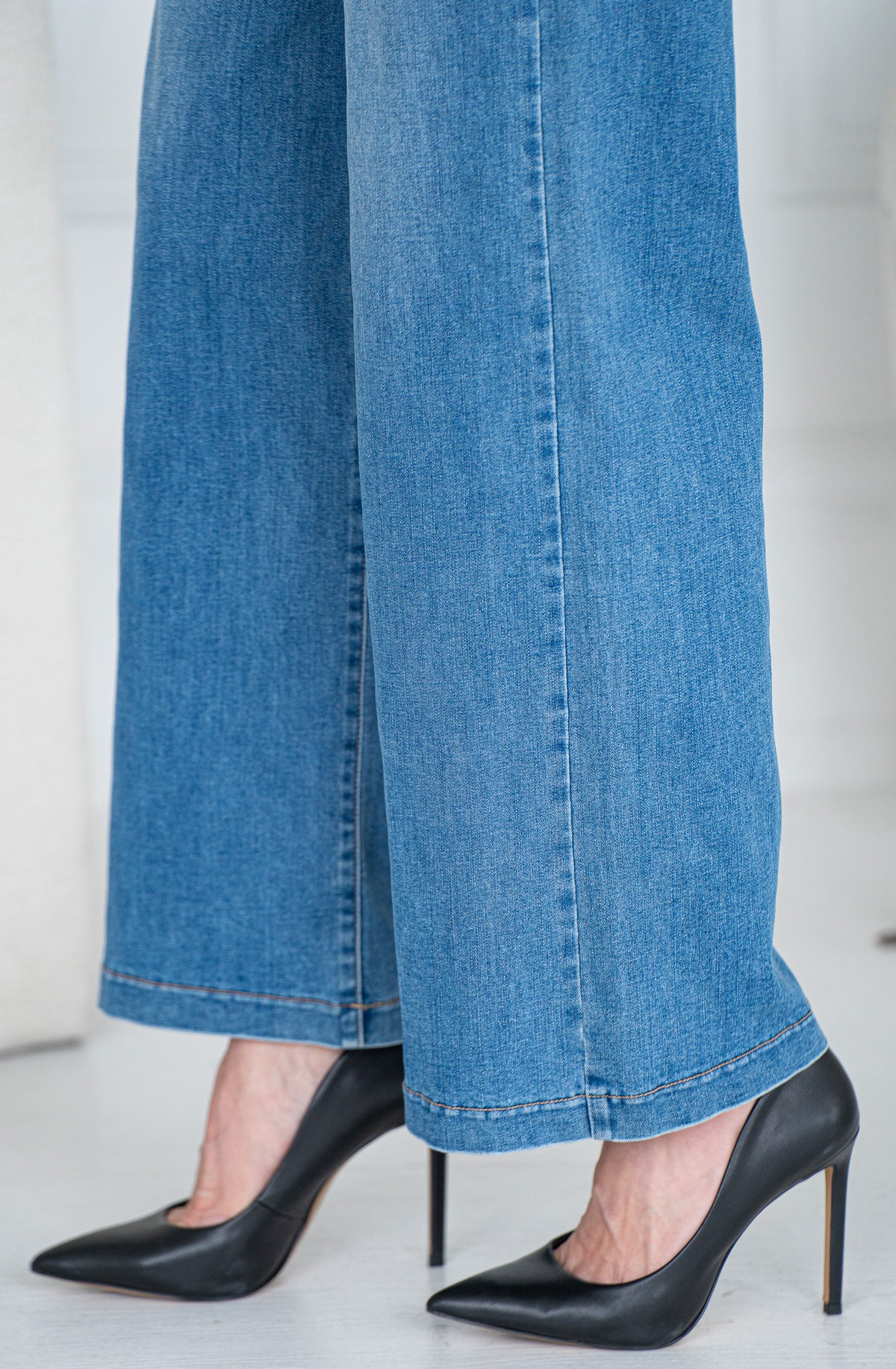 BAYLEY PATCH POCKET JEANS-MB