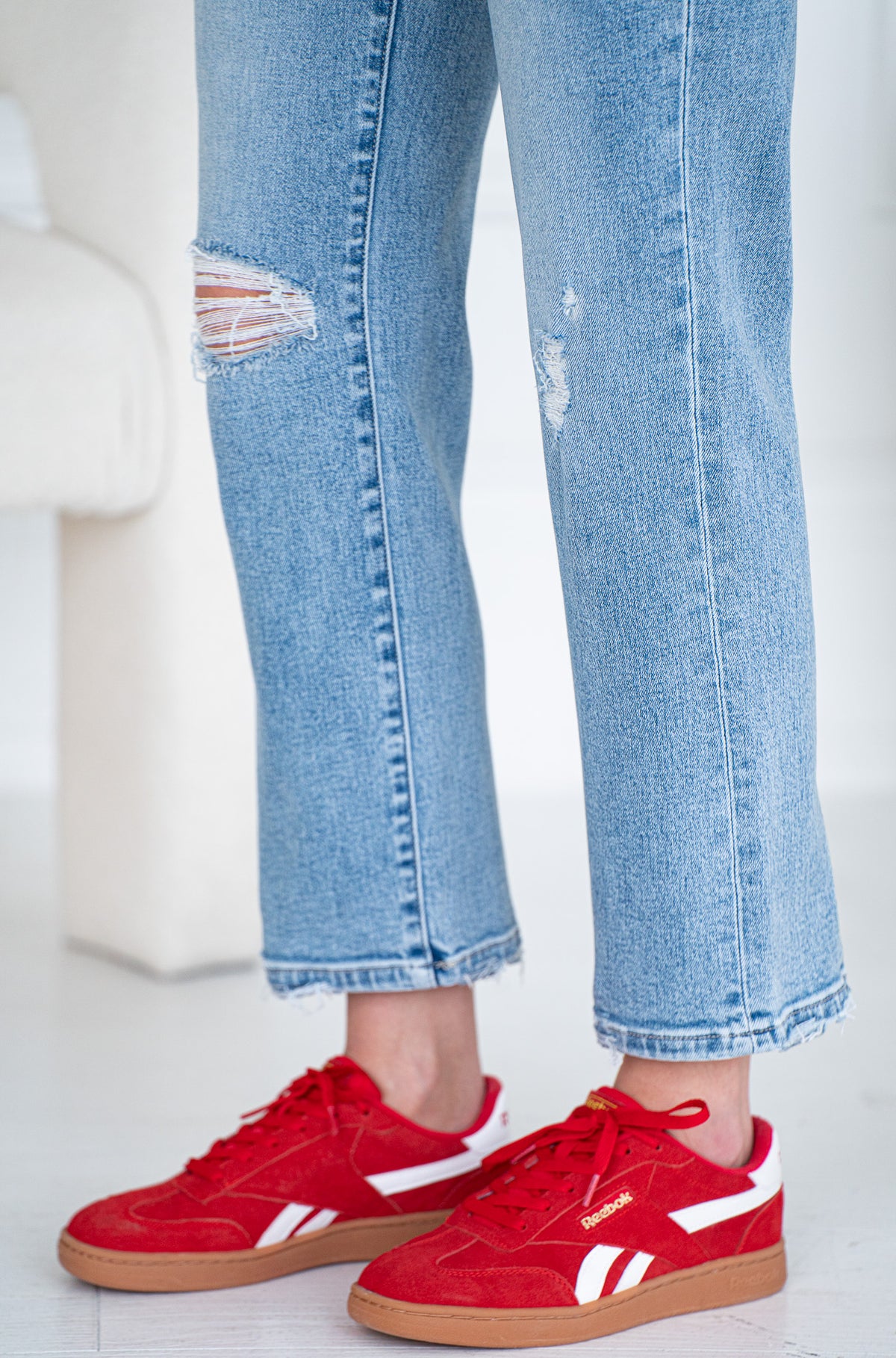 VICTORIA STRAIGHT LEG CROPPED JEANS-LB