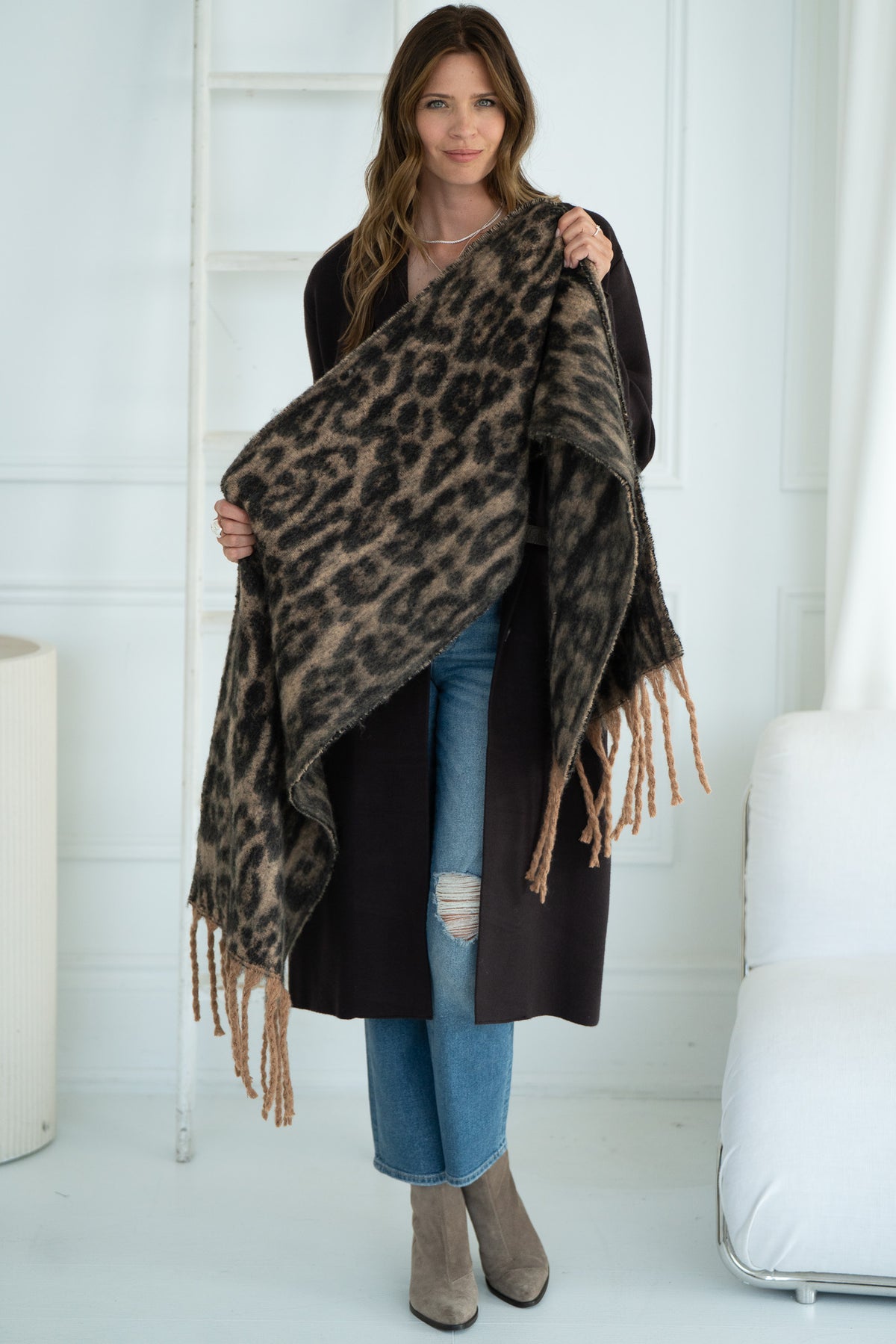 LEO LEOPARD SCARF