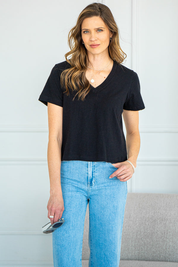 V NECK BOXY FIT COTTON TEE-BK