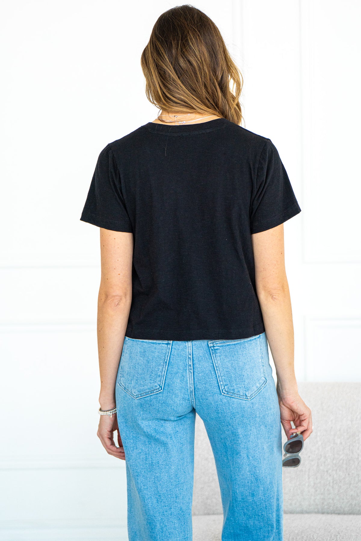 V NECK BOXY FIT COTTON TEE-BK