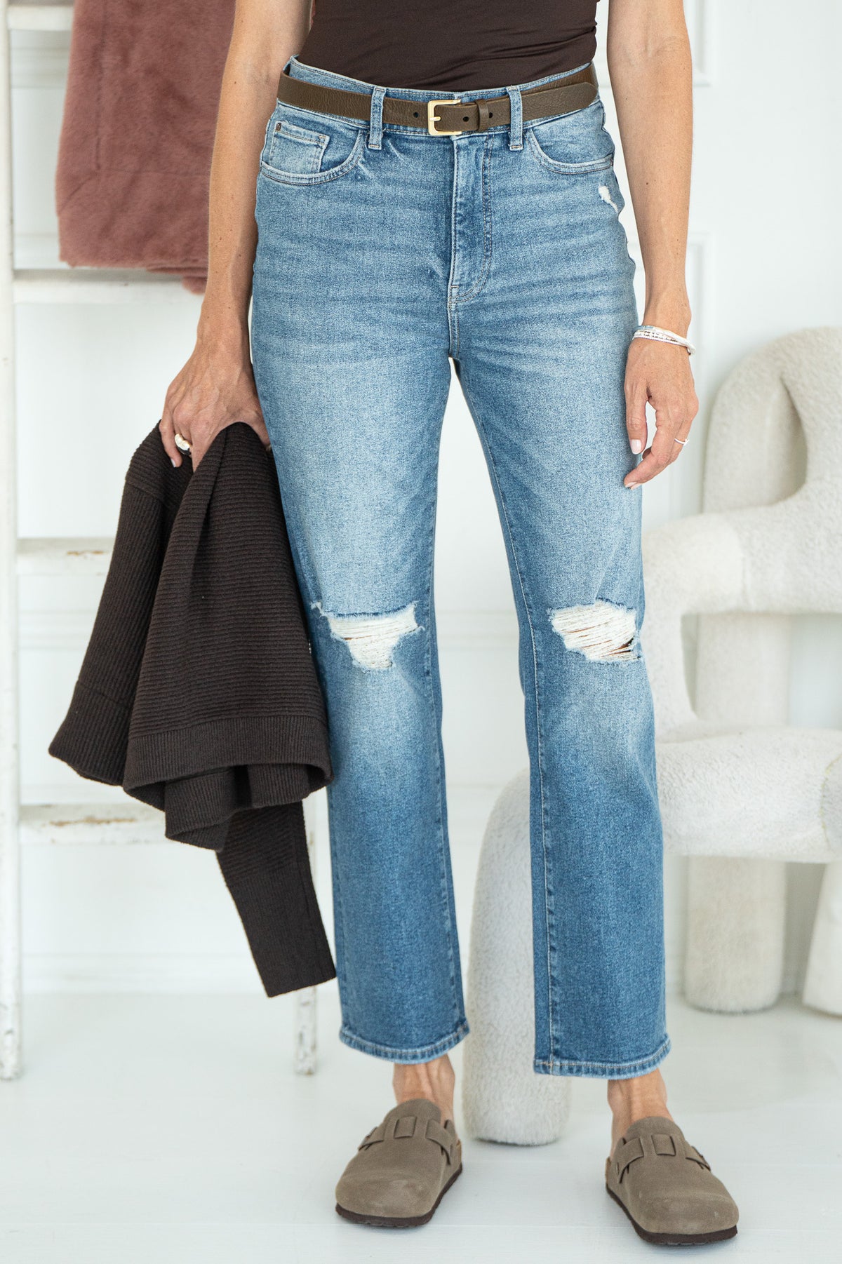 ASE DISTRESSED STRAIGHT LEG JEANS-DIO