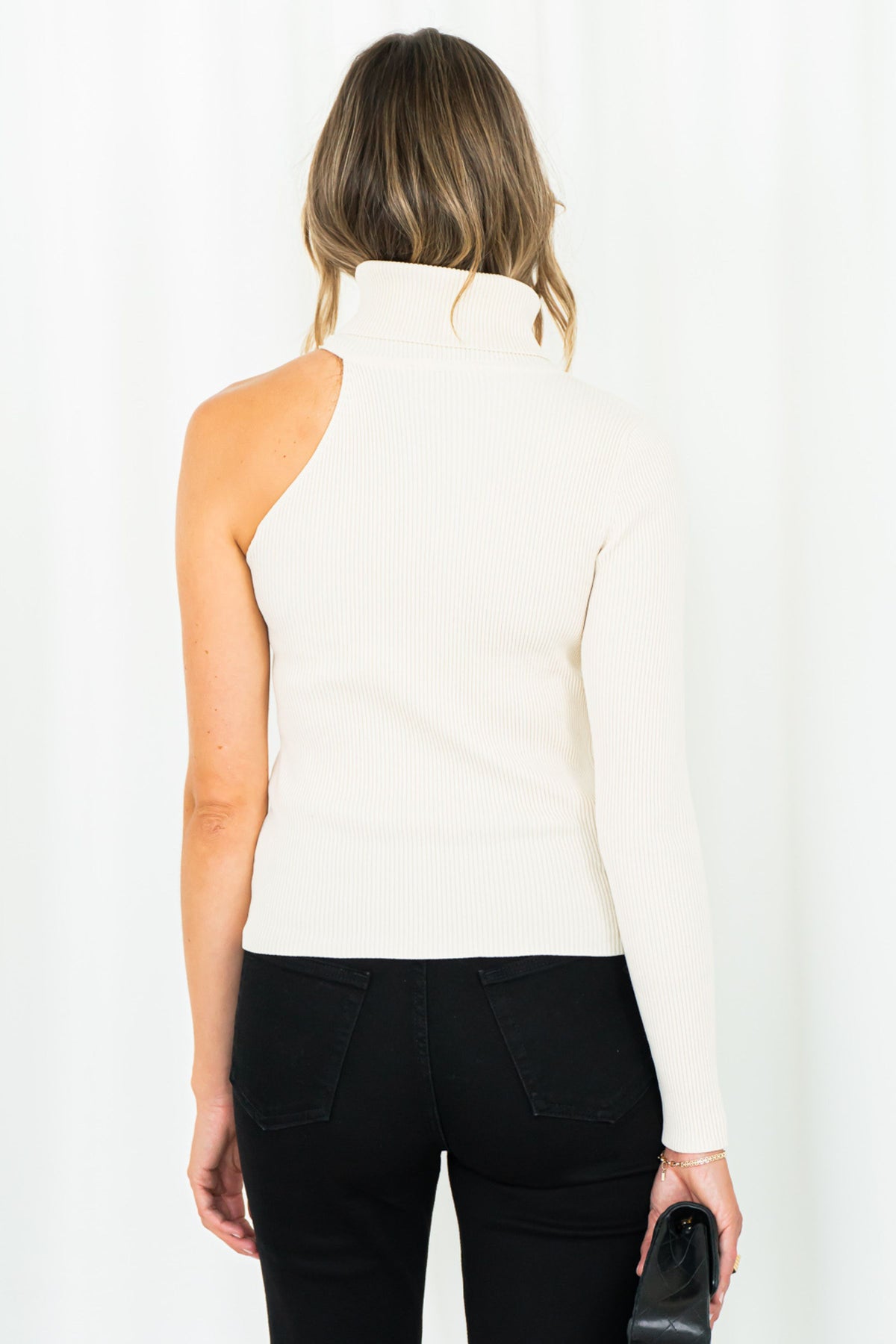 AKI RIBBED TURTLENECK