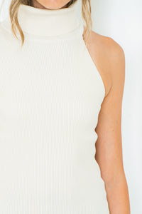 AKI RIBBED TURTLENECK