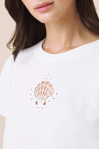 SEASHELL EMBROIDERED TEE-WH