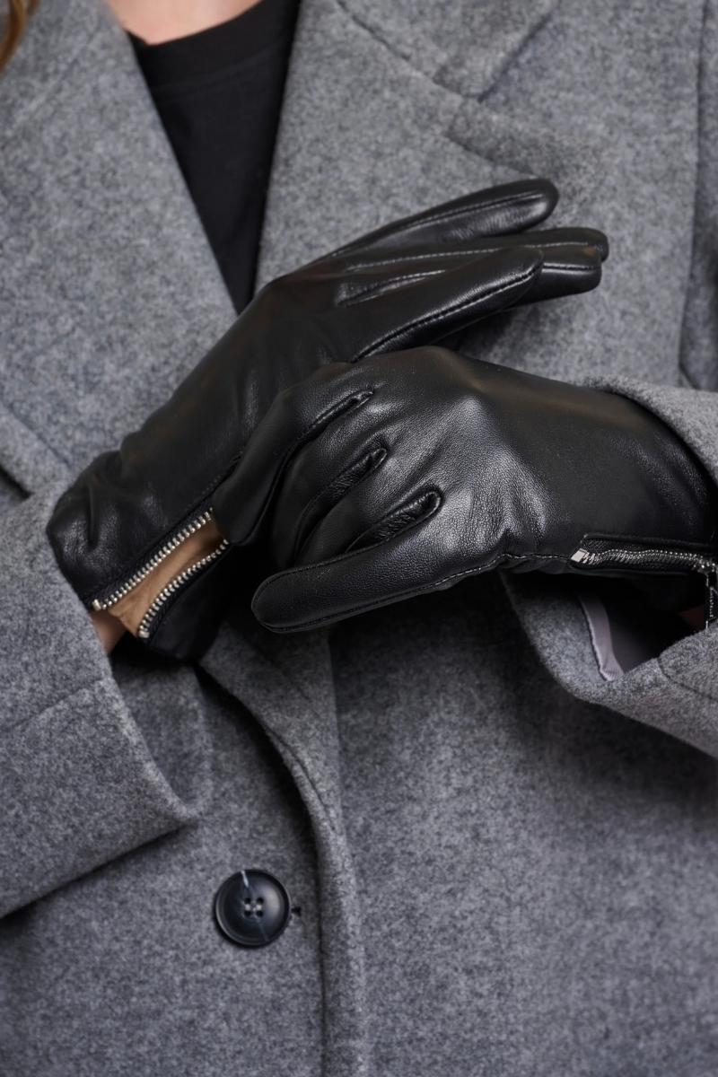 GISKE LEATHER GLOVES WITH ZIPPER IN BLACK