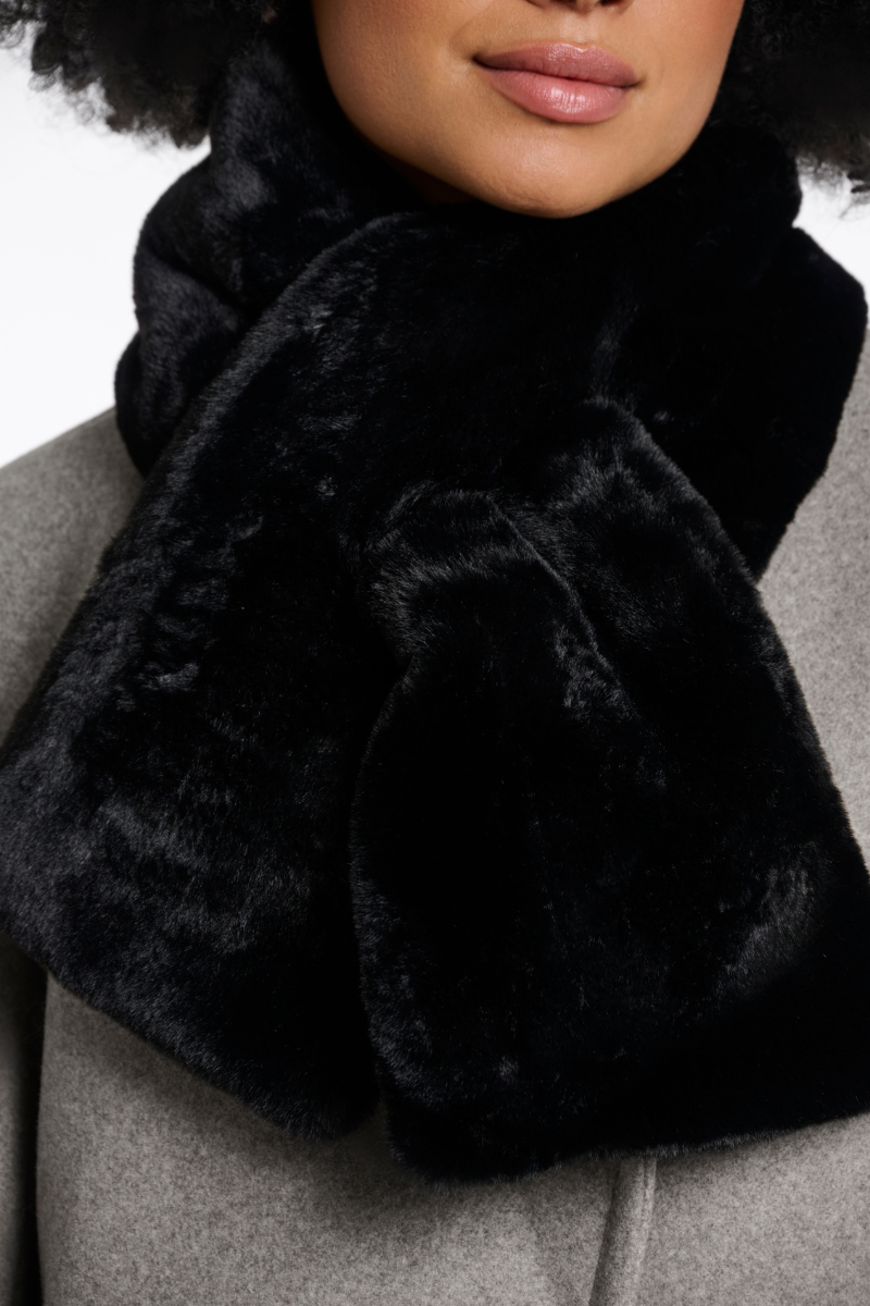 STIP FAUX FUR SCARF