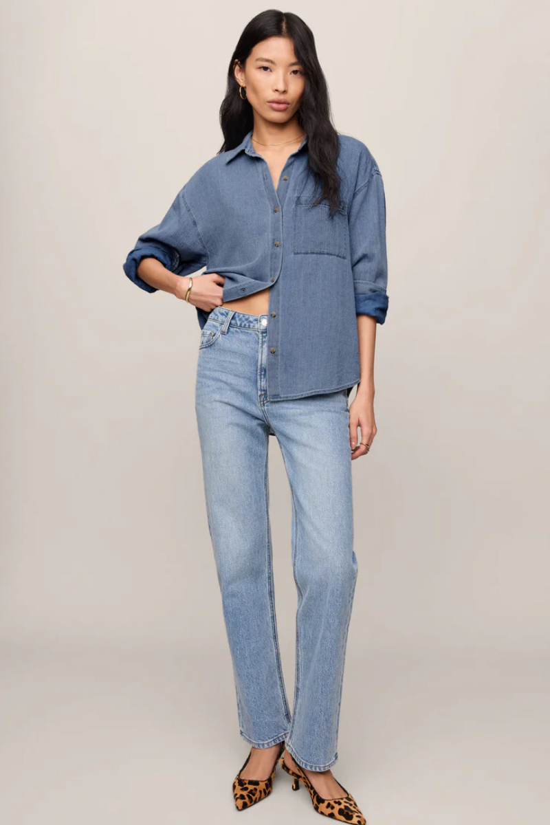 THE PERFECT TWILL BUTTON UP IN CLASSIC INDIGO