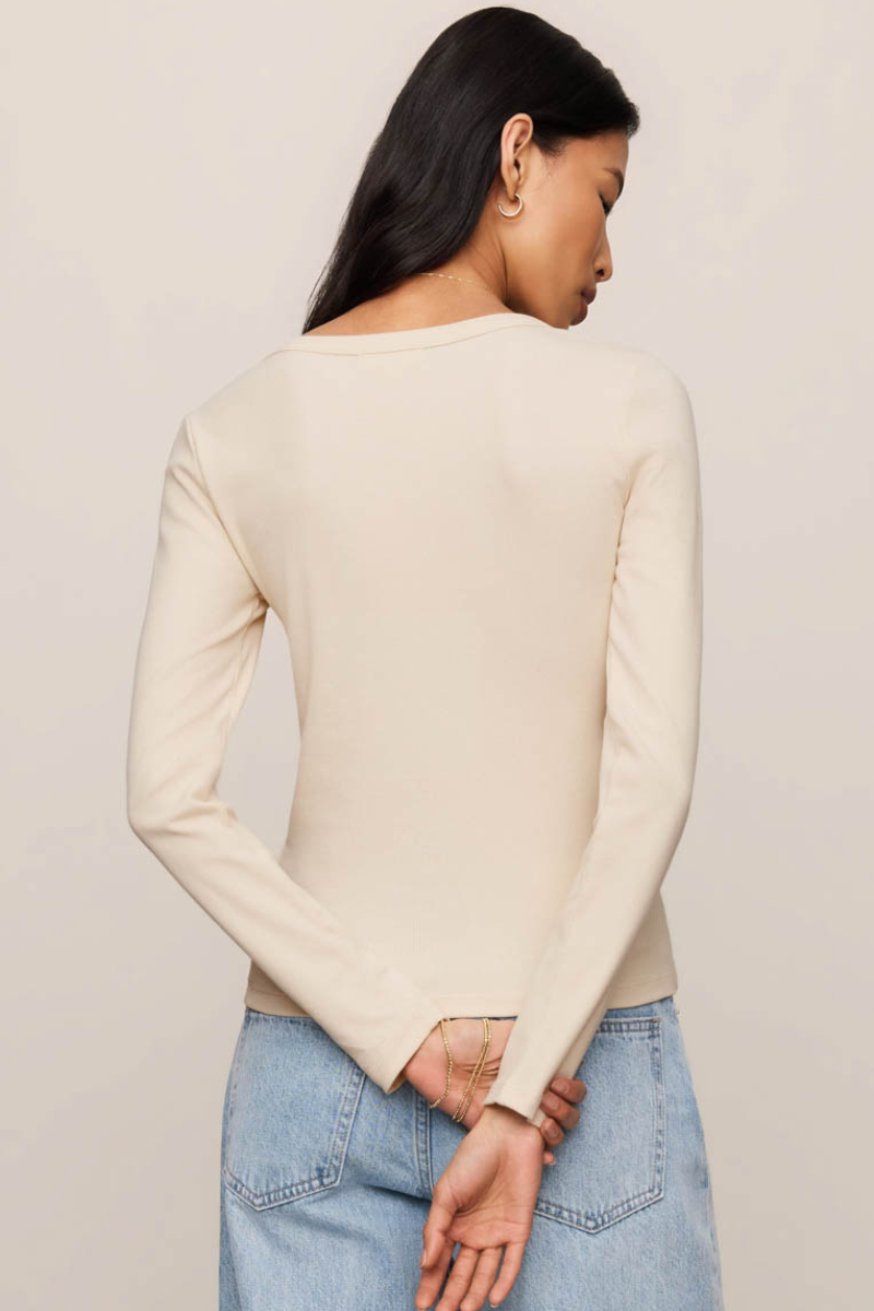 GREYSON SCOOP L/S TEE IN CHALK