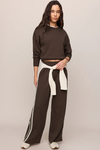 COMEBACK SWEATSHIRT IN DARK CHOCOLATE