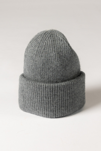 APRES SKI HAT IN MEDIUM GREY