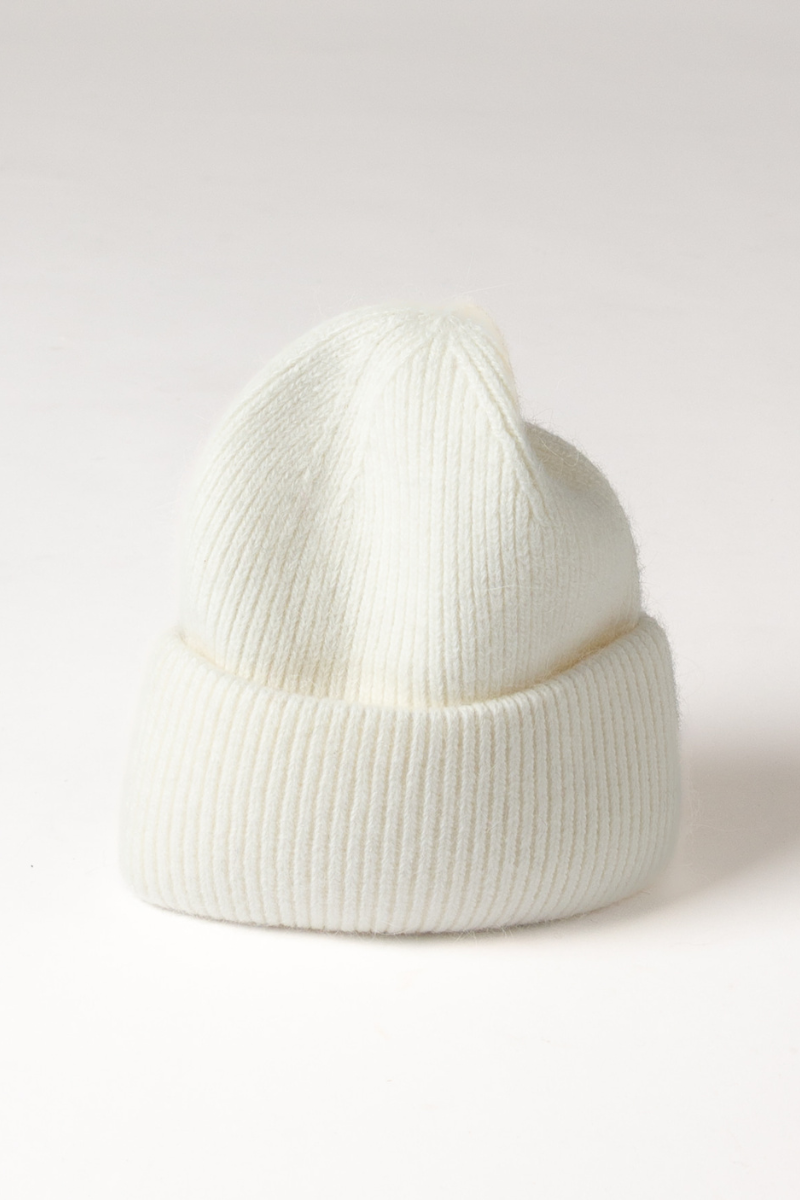APRES SKI HAT IN WHITE