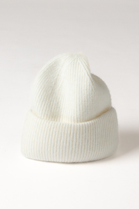 APRES SKI HAT IN WHITE