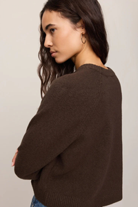 COMING UP COZY SWEATER IN DARK CHOCOLATE