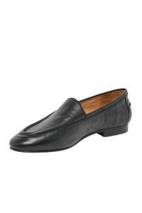 MATTIE LEATHER LOAFER IN BLACK