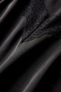 MOIRA LACE INSERT SKIRT