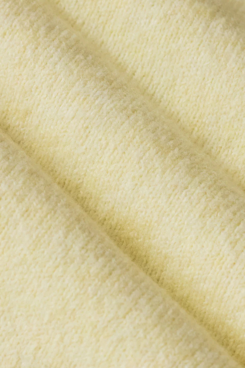 COMING UP COZY SWEATER-YL