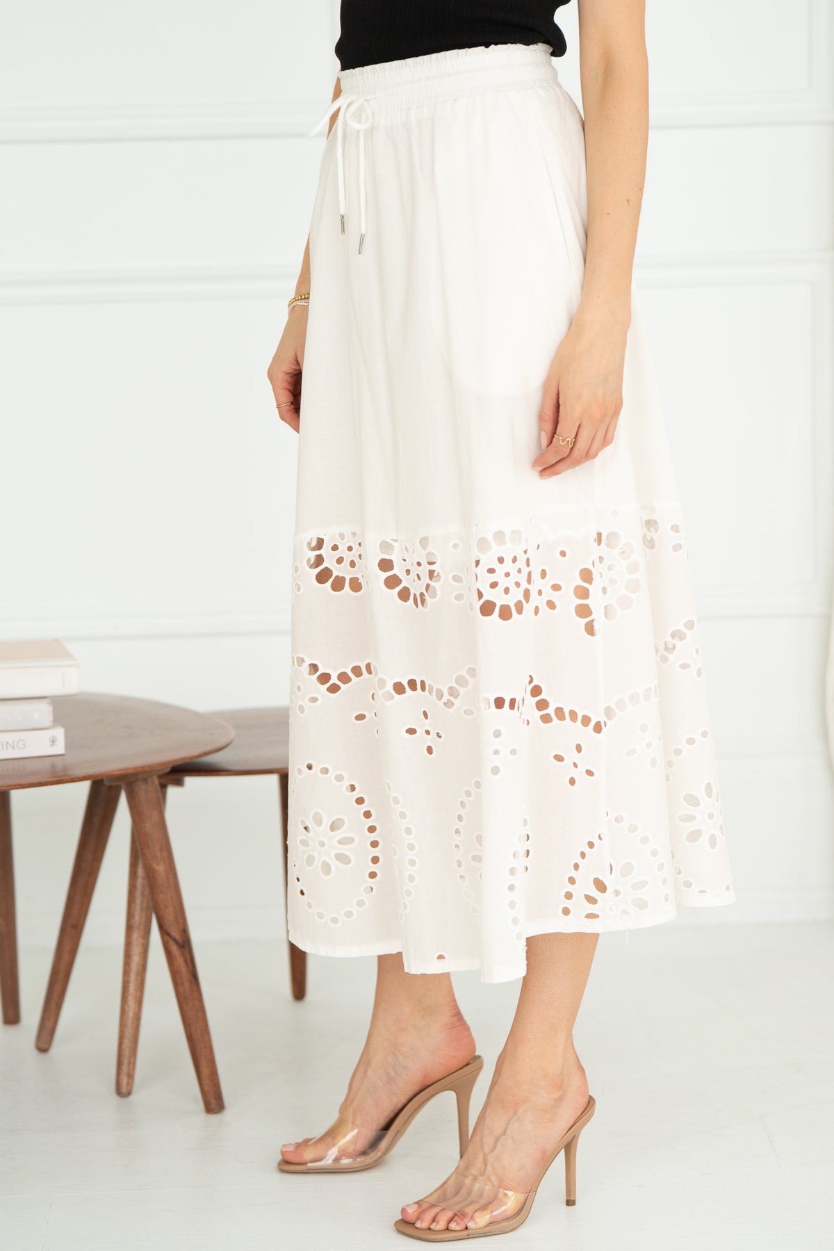 JOLENE EMBROIDERED BOTTOM SKIRT-WH