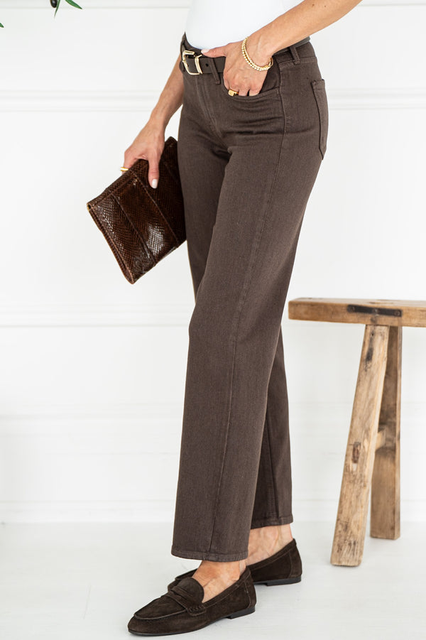 OMI MID RISE STRAIGHT LEG JEANS IN BROWN