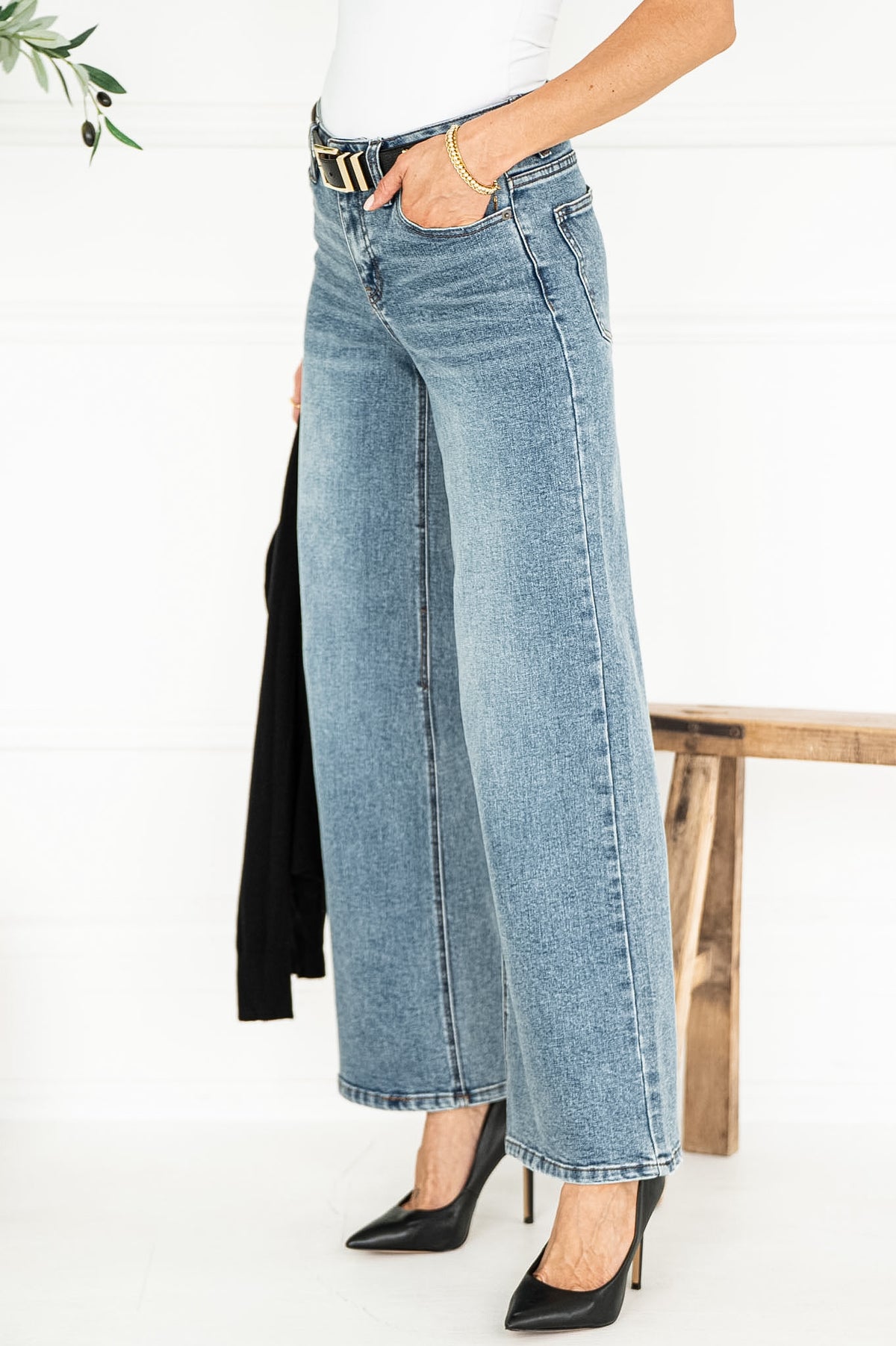 MAVERICK WIDE LEG JEANS IN BLUE