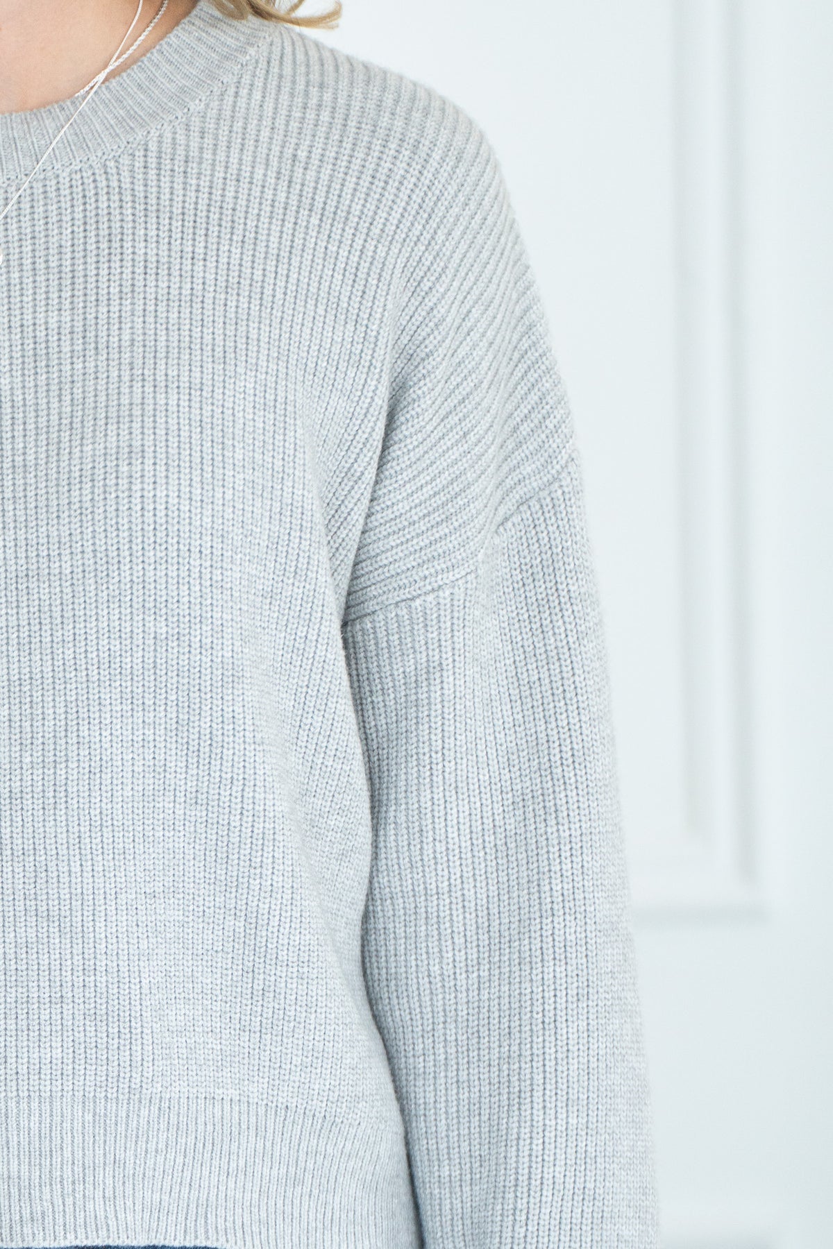 AVERY CREWNECK SWEATER-GY