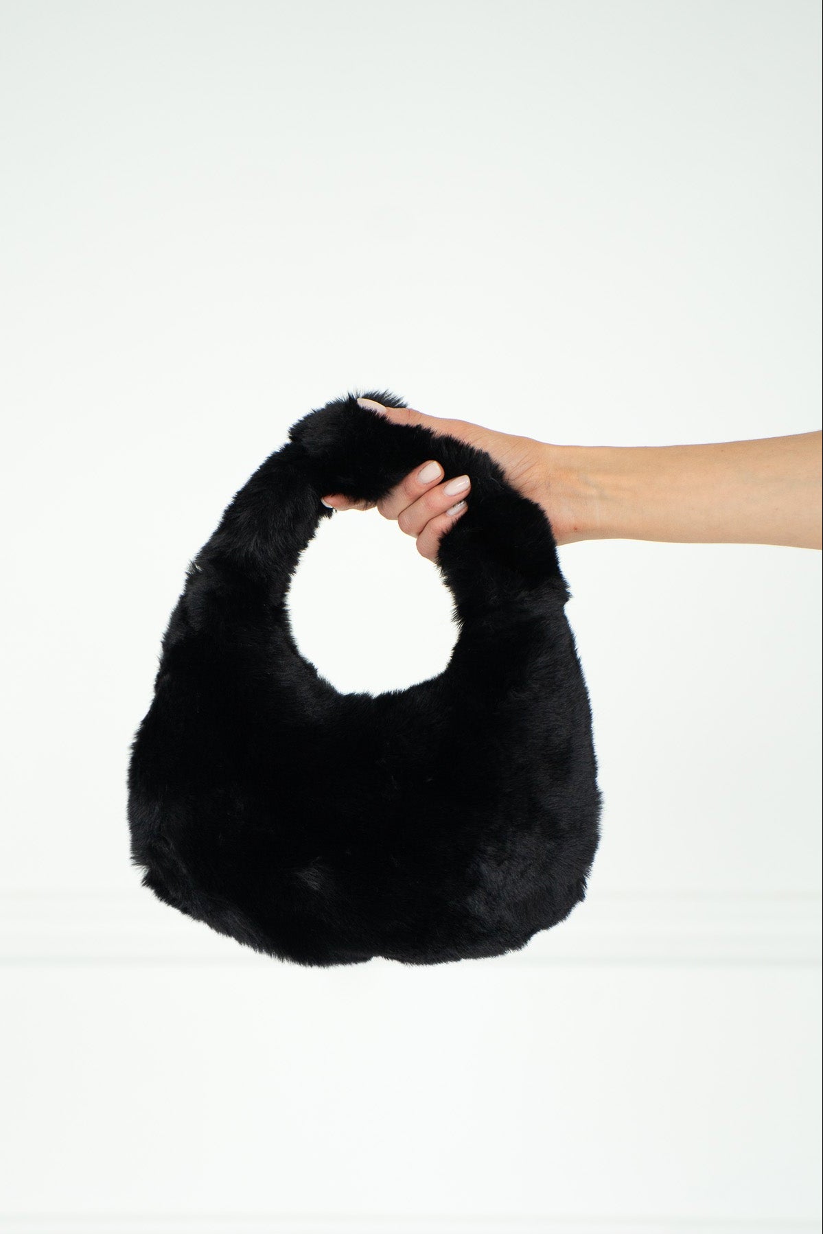 FAUX FUR PERFECT PURSE IN BLACK