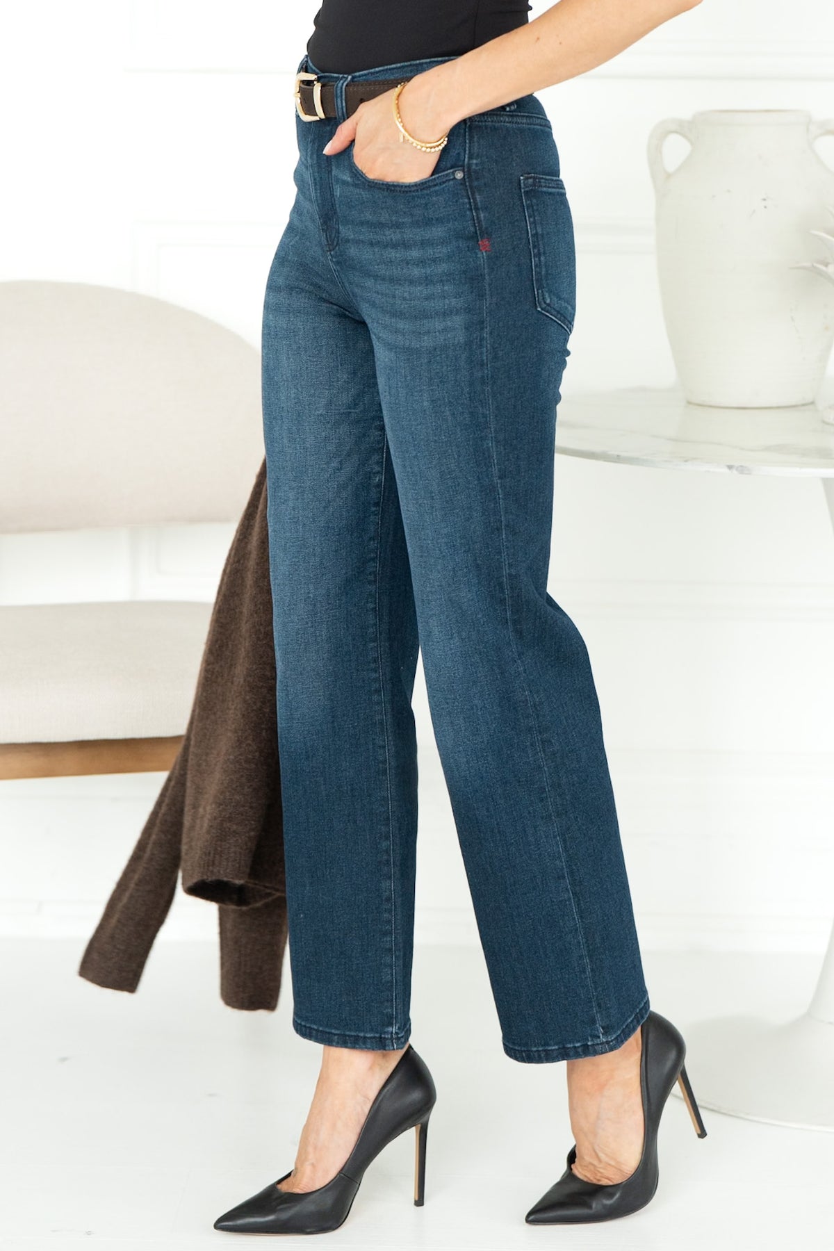VANCOUVER STRAIGHT LEG JEANS IN RIVERRUN