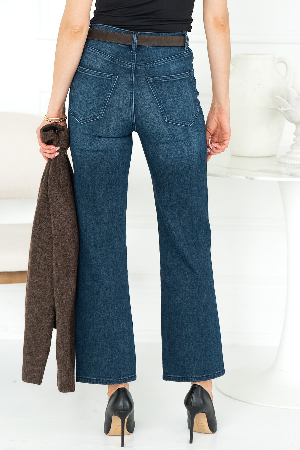 VANCOUVER STRAIGHT LEG JEANS IN RIVERRUN