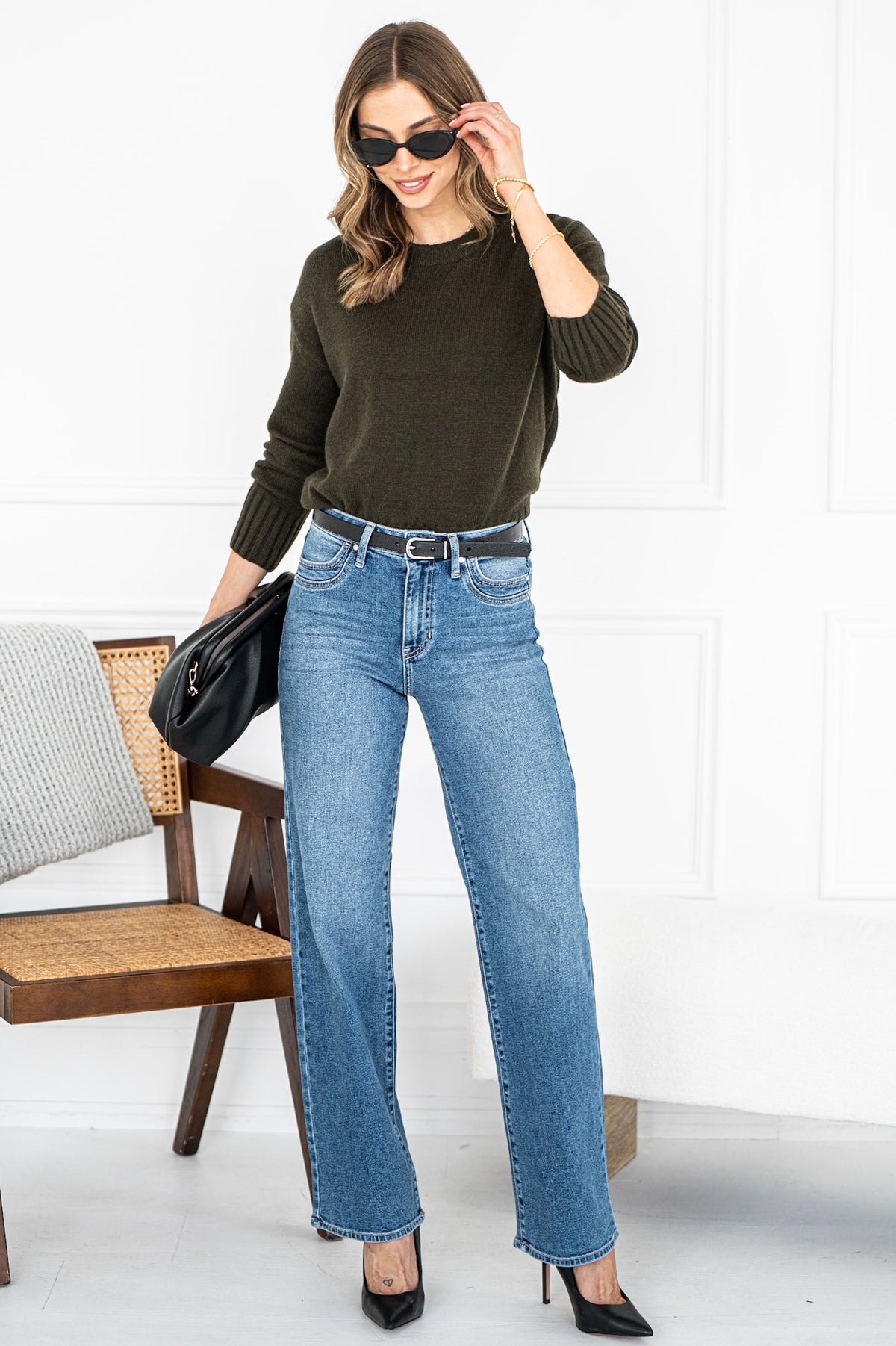 BECCA ESSENTIALS CREW SWEATER