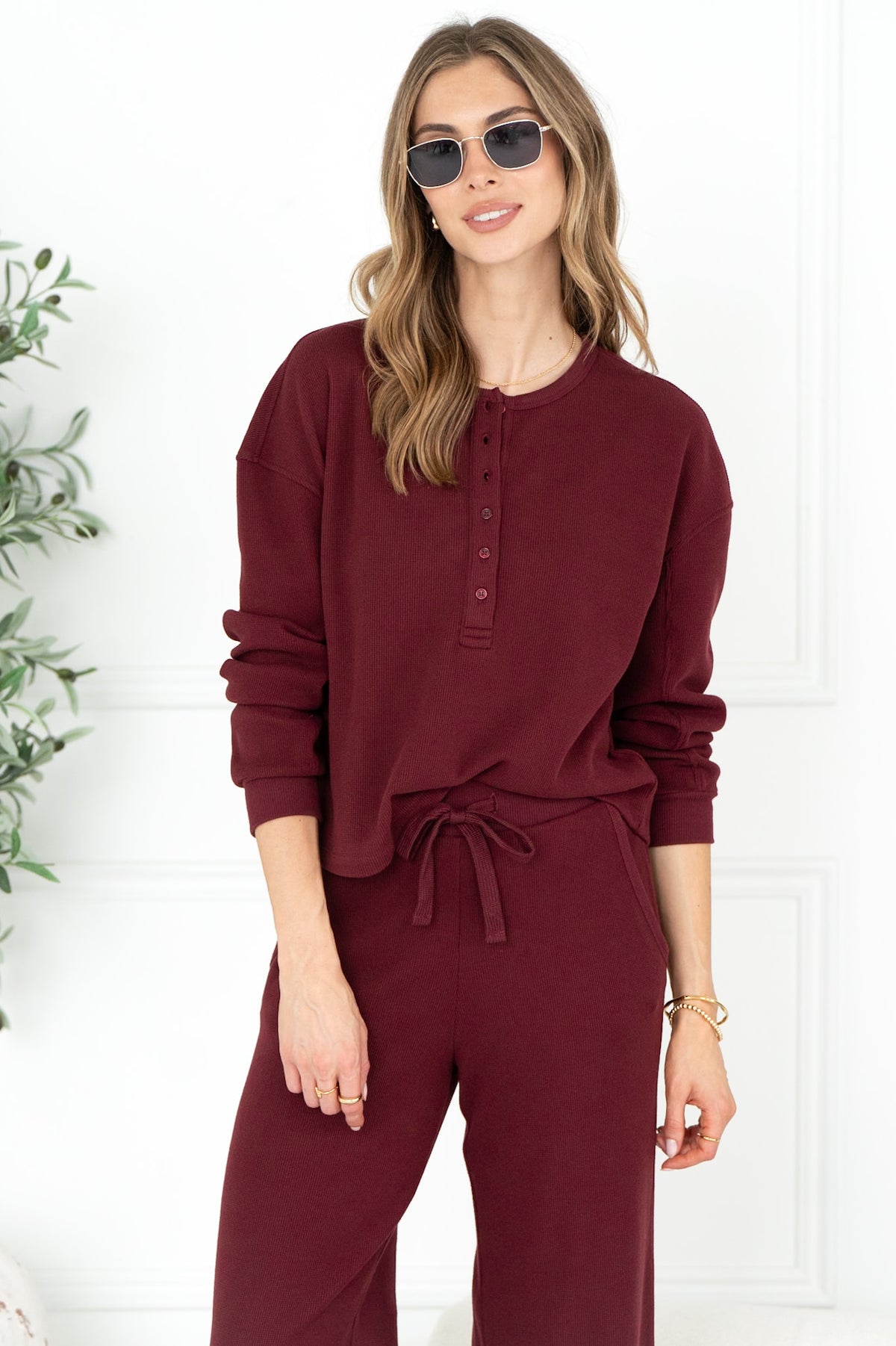 TALIA WAFFLE HENLEY IN BURGUNDY