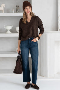 CHARLIE V NECK SWEATER IN CHOCOLATE