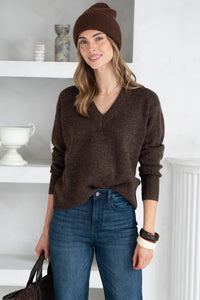 CHARLIE V NECK SWEATER IN CHOCOLATE