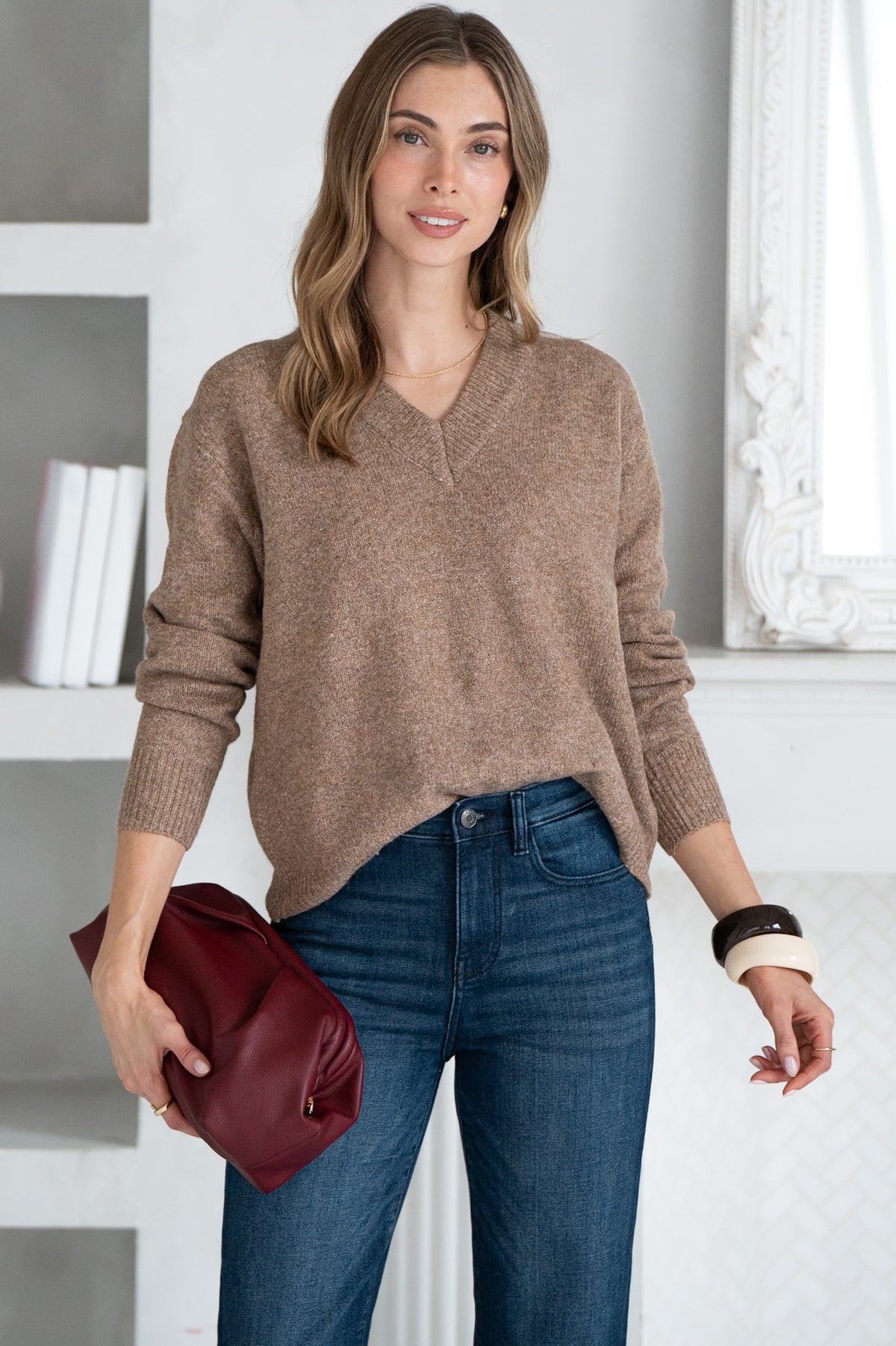 CHARLIE V NECK SWEATER IN CAMEL