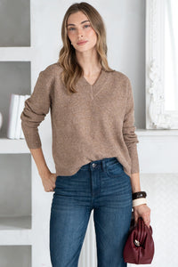 CHARLIE V NECK SWEATER IN CAMEL