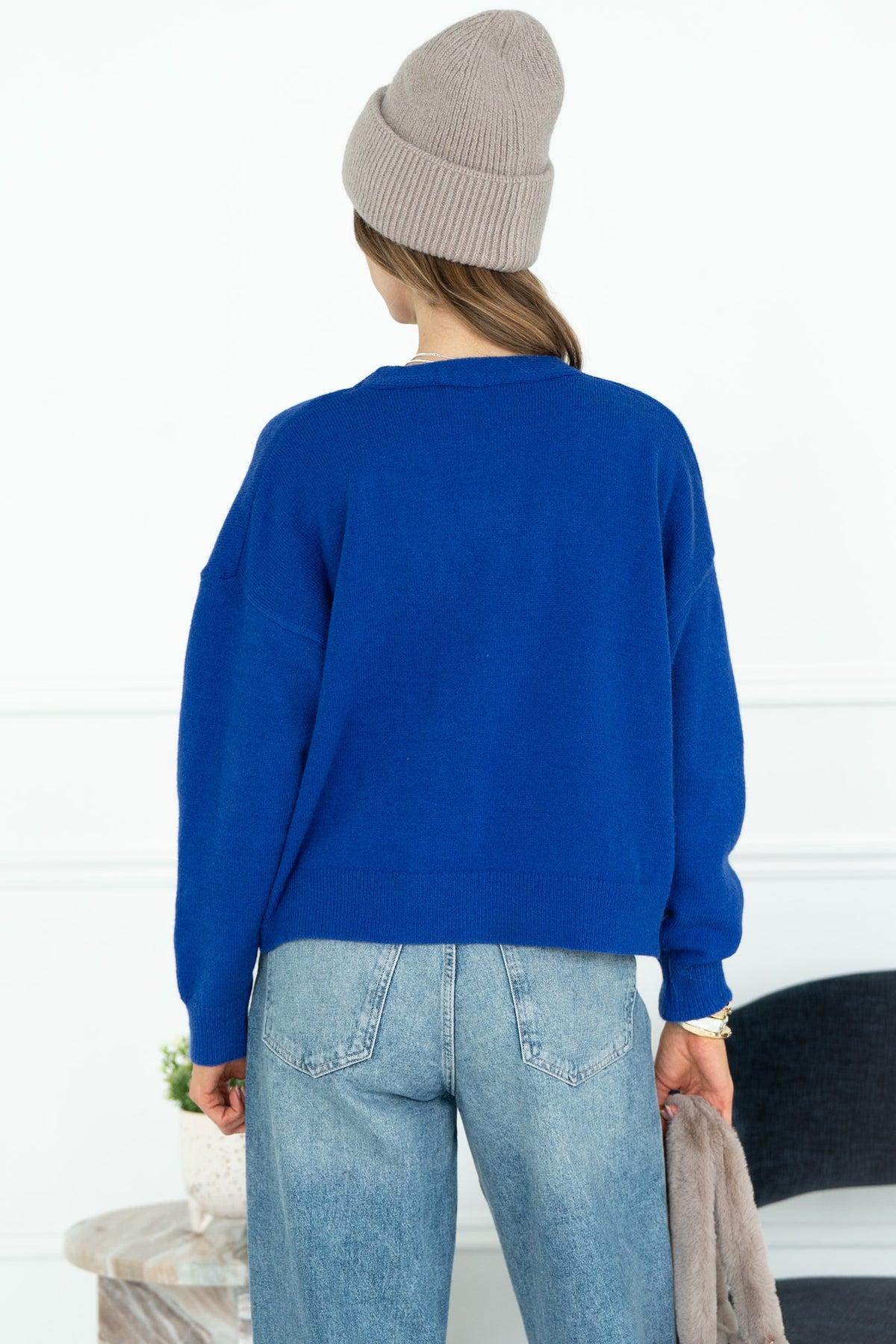 CARAVAN V NECK CARDIGAN