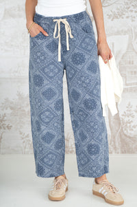 ALBA PRINTED BARREL JEANS