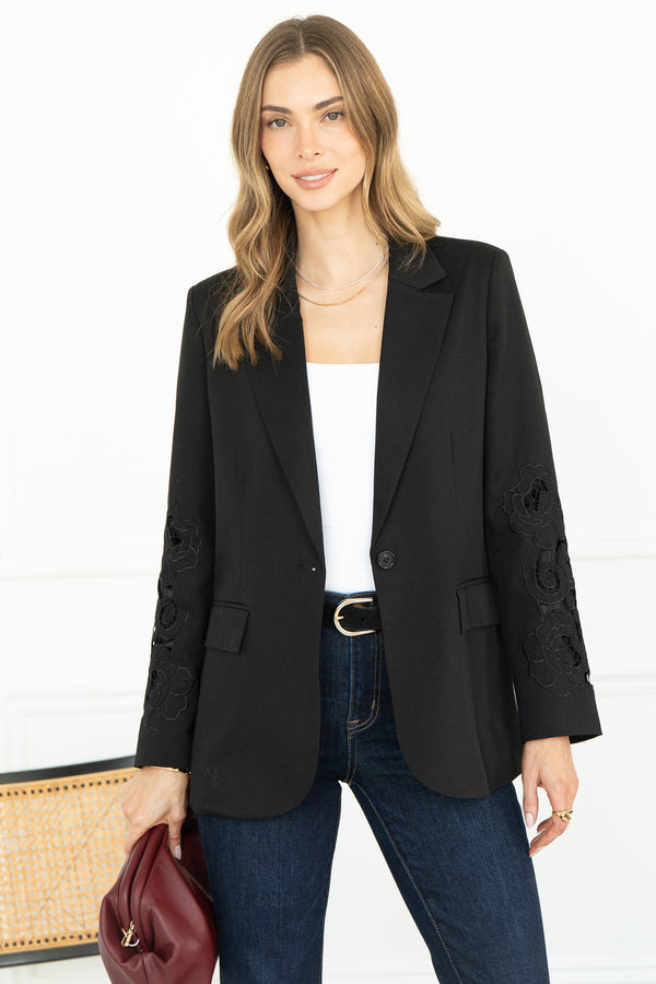 EMBROIDERED DETAIL BLAZER