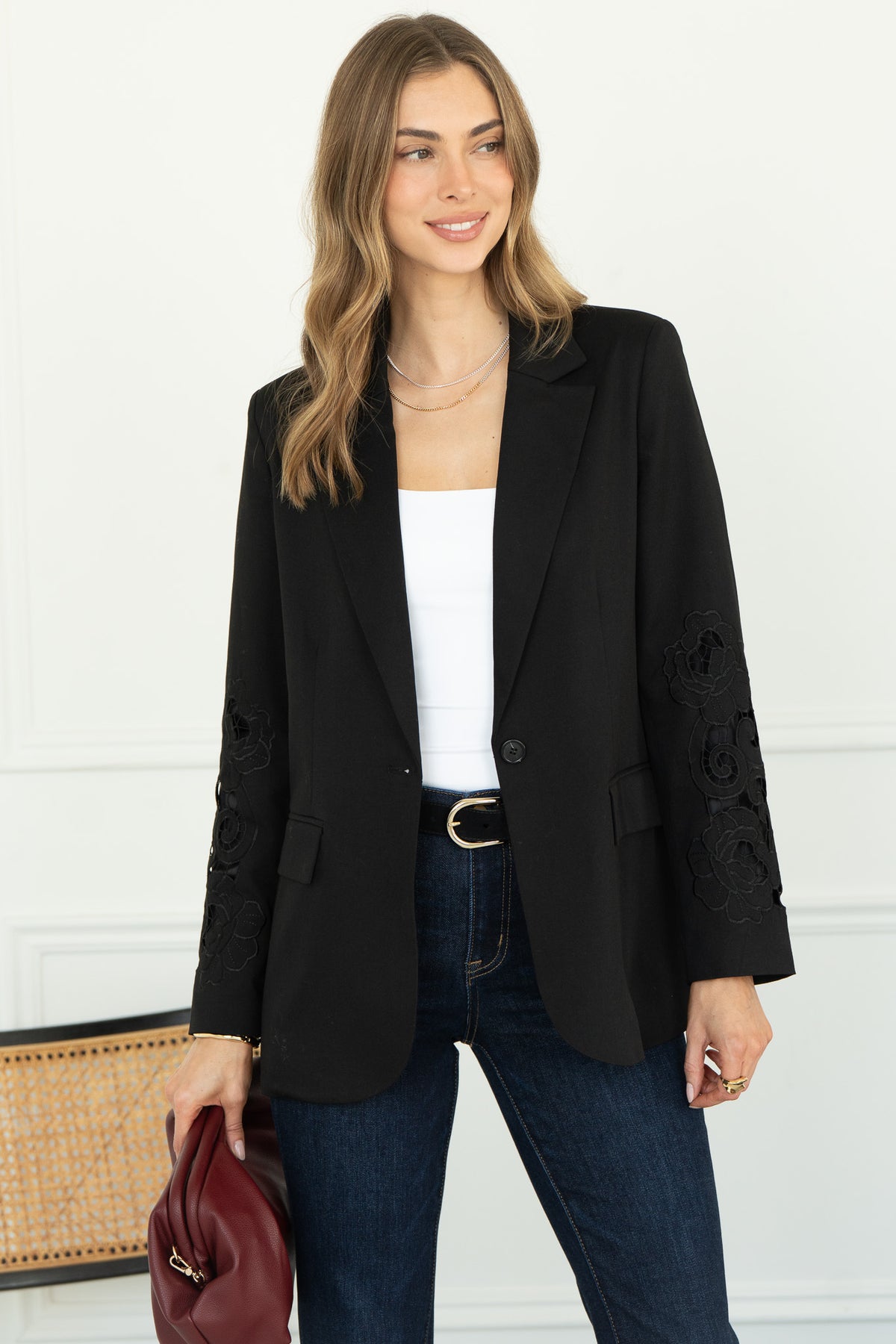 EMBROIDERED DETAIL BLAZER
