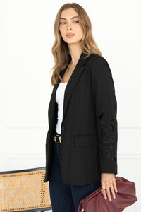 EMBROIDERED DETAIL BLAZER