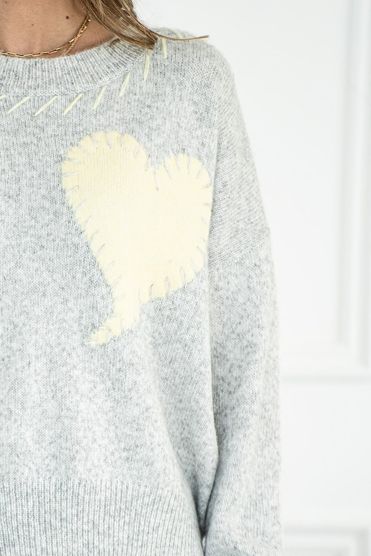 HEART CREW SWEATER