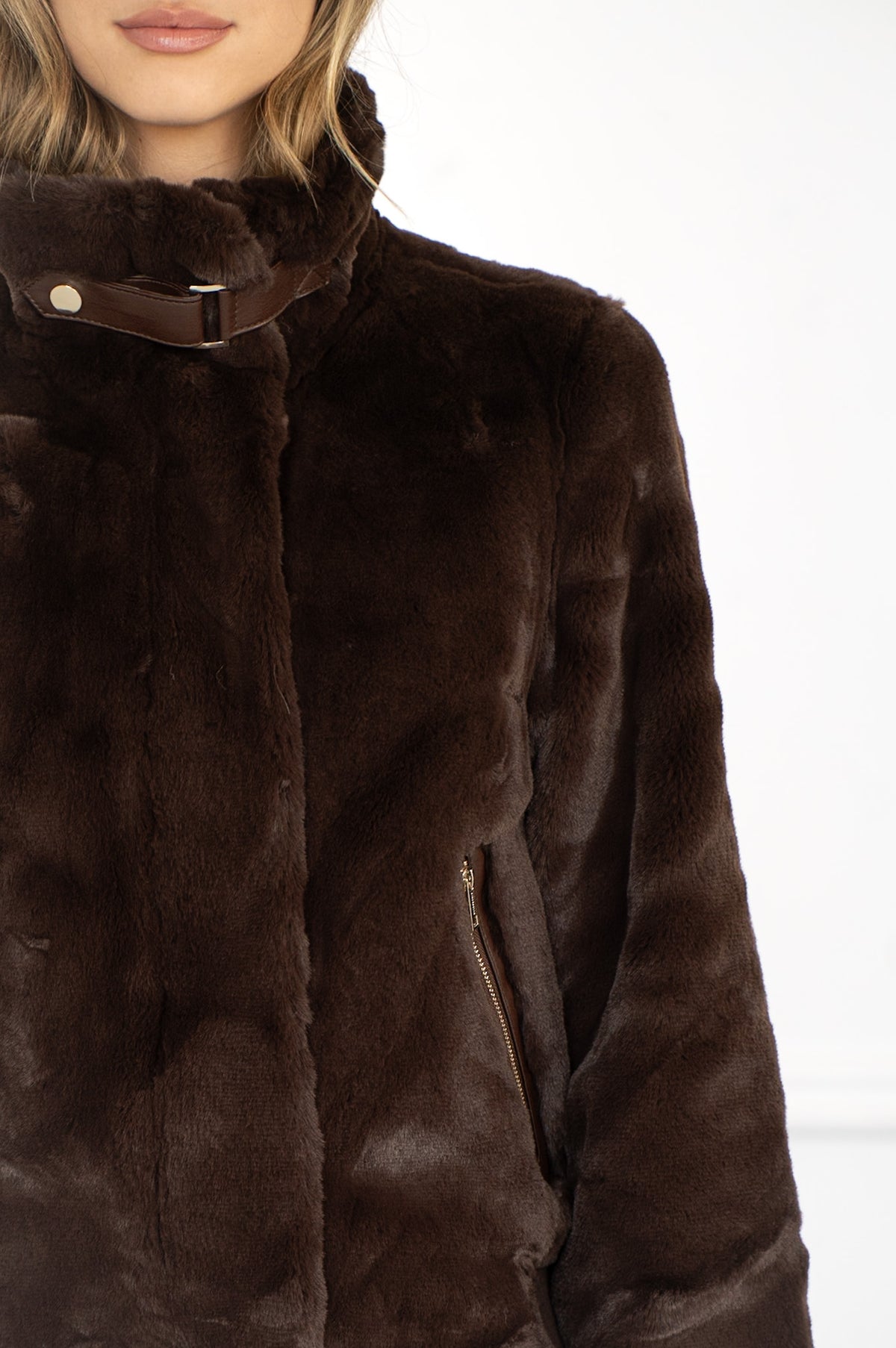 AMBRA FAUX FUR JACKET IN COFFEE