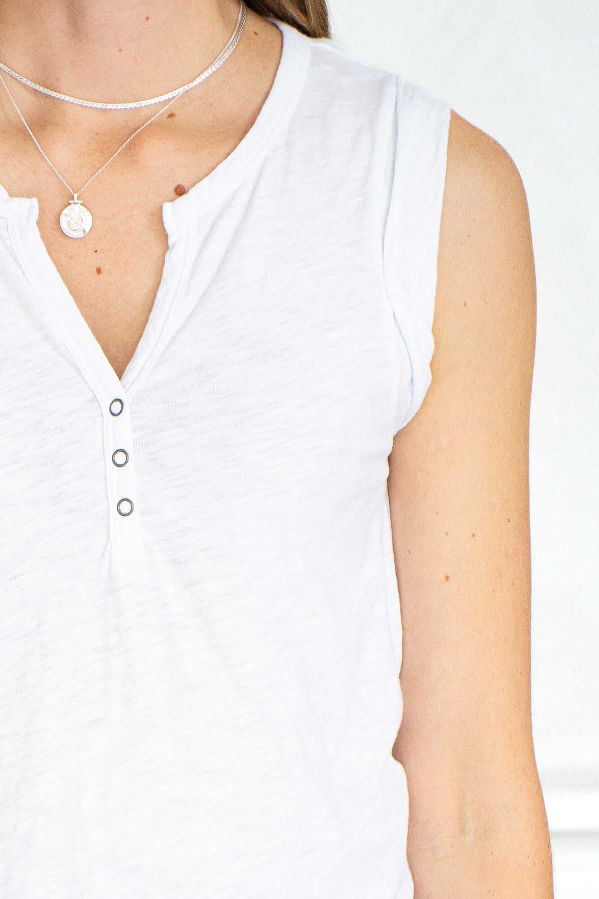 AJO COTTON SLUB HENLEY TANK-WH