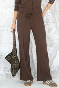 RIO POINTELLE WIDE LEG PANTS IN MOCHA