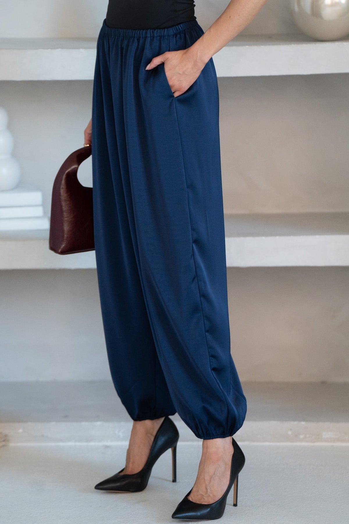 LOVE LETTER SATIN BALLOON PANTS IN NAVY