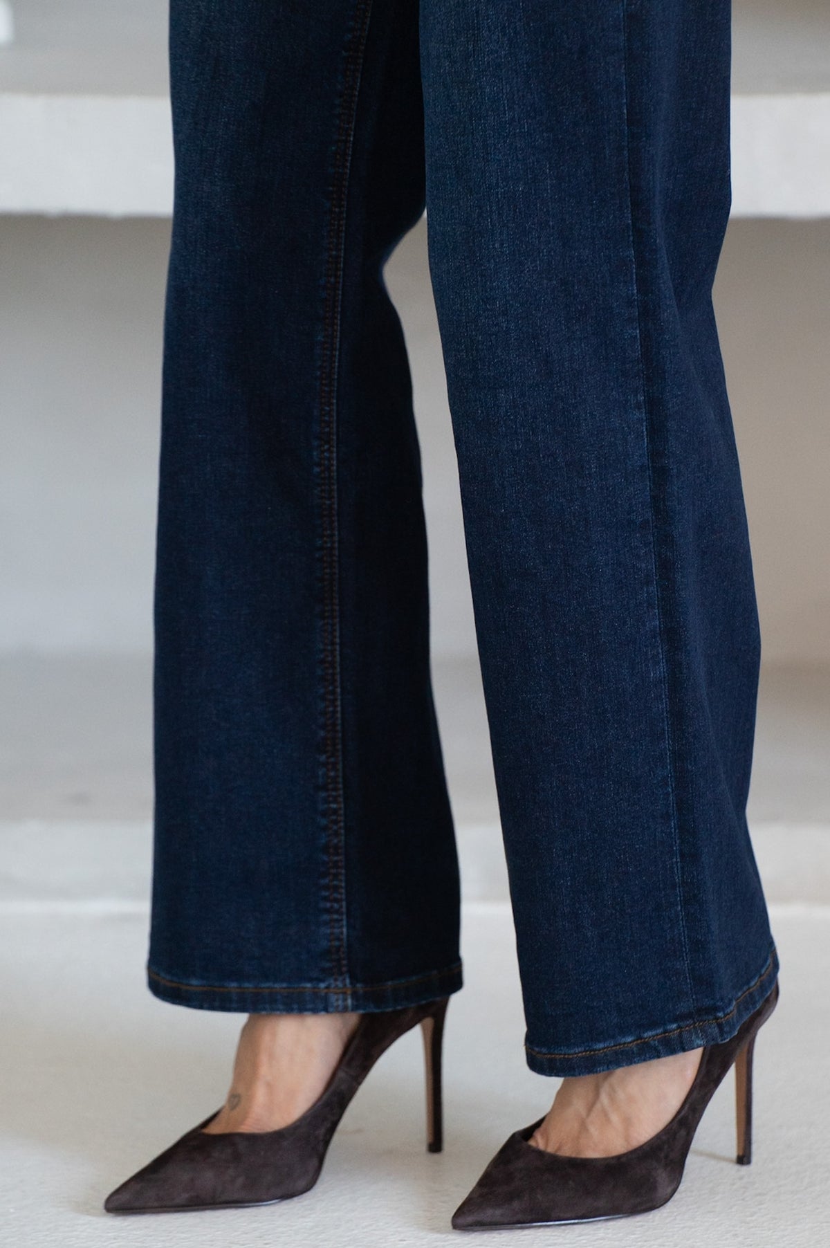 JED LOOSE STRAIGHT LEG JEANS IN DARK DENIM